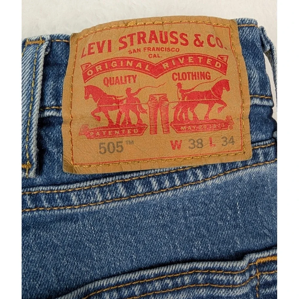 Levi's 505 Regular Fit‎ Jeans Mens 38x34(32) Straight Leg Med Wash Blue